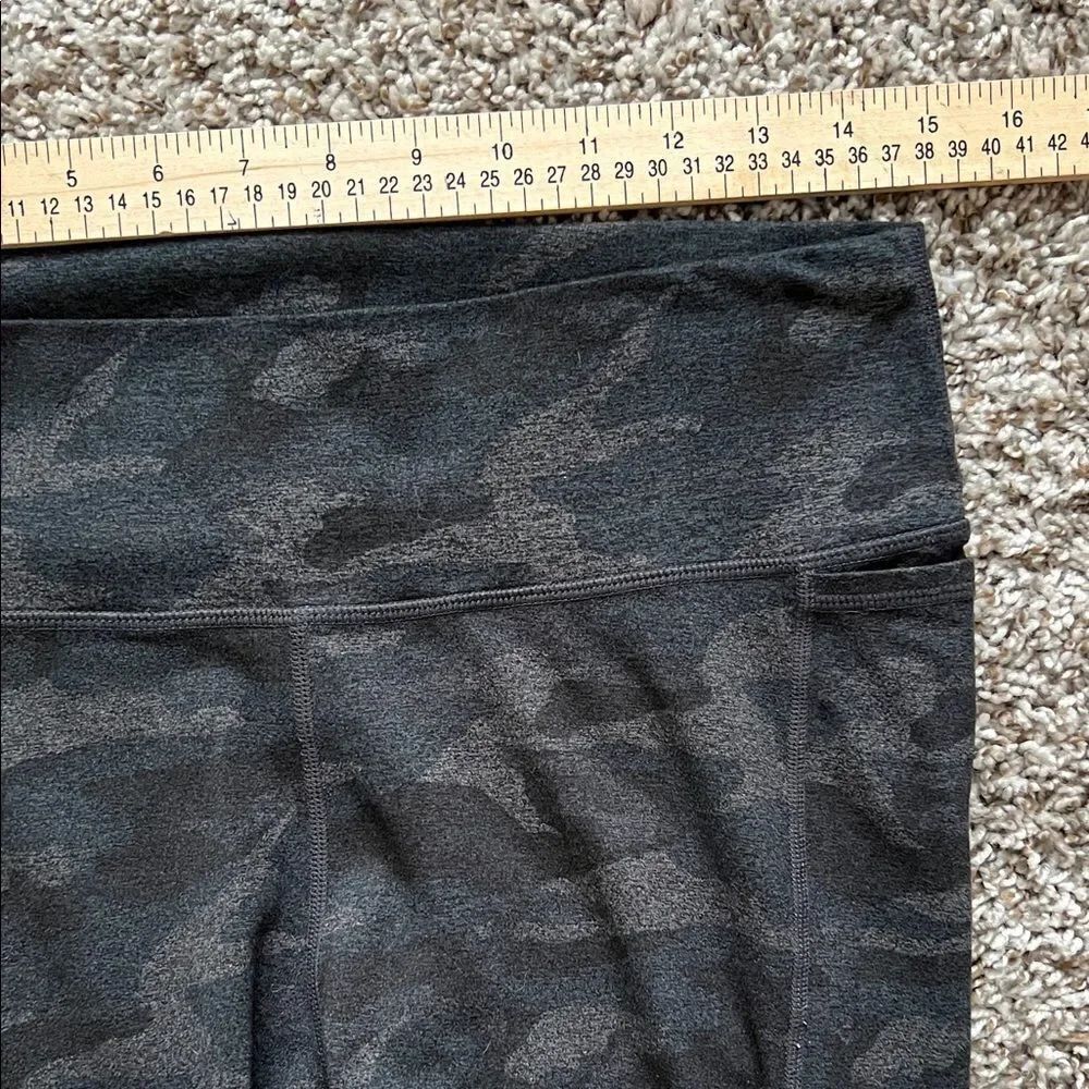 Vuroi Women's Black and Gray Camouflage Leggings in Size L - Picture 6 of 9